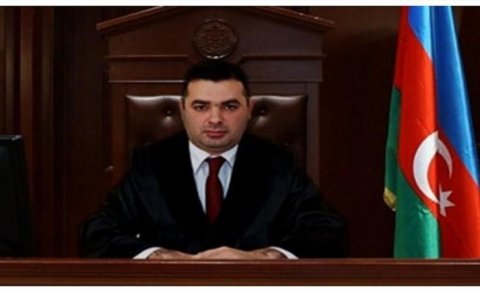 Arvadını öldürən hakimin məhkəməsi başladı