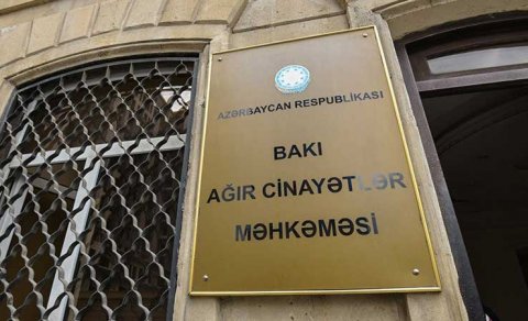Hakim gömrükçülərin məhkəməsində özü-özünə etiraz etdi