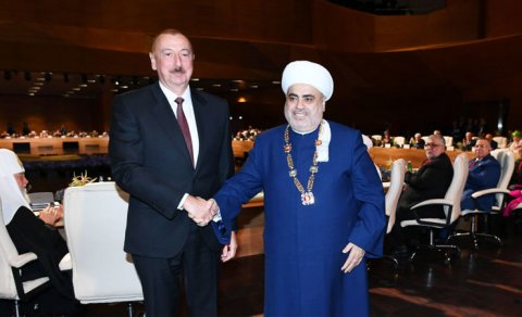 İmam Hüseyn (ə) və 72 şühəda ayına təsadüf edən ömrün 72-ci baharı
