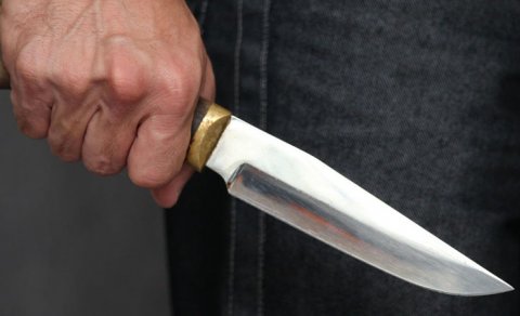 Keçmiş polis rəisi bıçaqlandı, əmisi intihar etdi - Xaçmazda dəhşət 