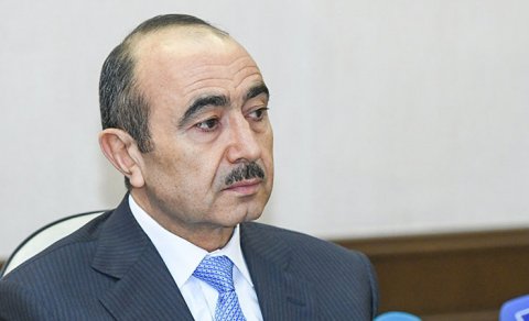 Əli Həsənovdan açıqlama: Ölkədən çıxmaq istəyərkən geri qaytarılıb?