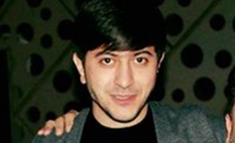 Rövşən Əkbərovun oğlu ölkəni tərk etdi