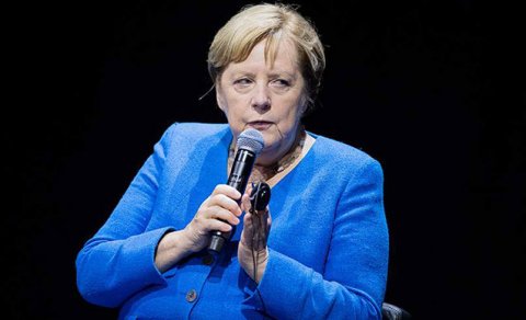 Merkel ilk dəfə özünü feminist adlandırdı