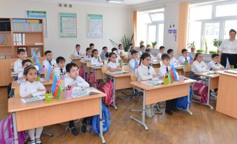 Sinif otaqlarında hər parta arxasında yalnız bir şagirdin oturması tələbi ləğv olundu