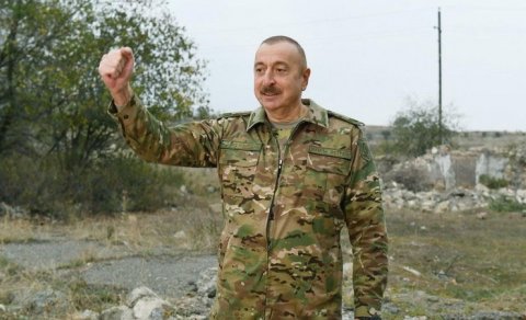 Prezident Rusiyanın nüfuzlu “Nasionalnaya oborona” jurnalına müsahibə verdi