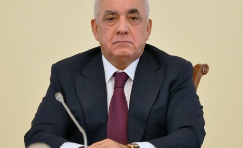 Əli Əsədov nazirləri təcili topladı