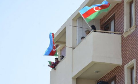 Sabah hər kəs eyvanından bayraq assın...