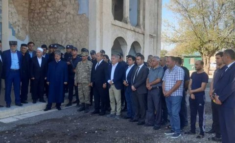 Ağdamın Cümə məscidində Şəhidlərimizin əziz xatirəsi yad edildi (FOTO)