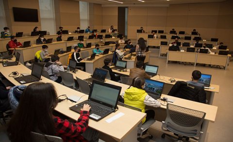 Bu universitetlərin tələbələrində koronavirus aşkarlandı: Təhsil distant olacaq