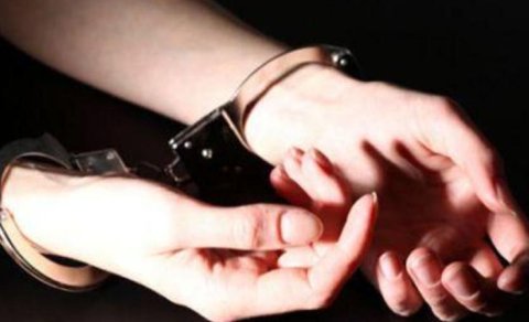 Azərbaycanda qadın professor dələduzluğa görə həbs edildi