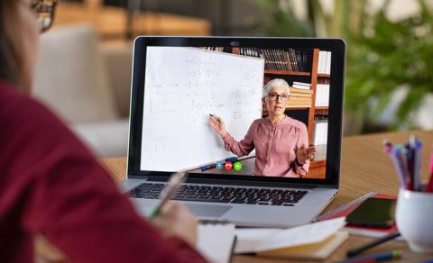 Bu universitetdə 7 qrup distant təhsilə keçdi