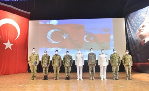 Türkiyədə kurs bitirən Azərbaycan hərbi dənizçilərinin buraxılış mərasimi keçirildi (FOTO)