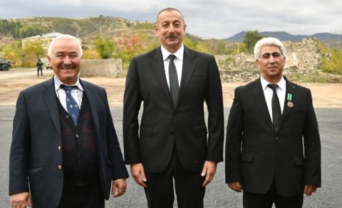 Prezident və xanımı Şəhriyar Məmmədyarovun atası ilə görüşdü