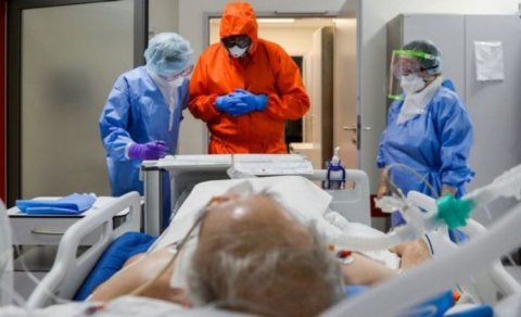 Son sutkada yoluxma 2 min nəfəri keçdi, 20 nəfər vəfat etdi - FOTO