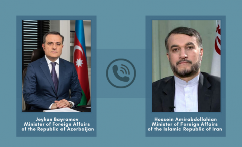 Ceyhun Bayramov iranlı həmkarı ilə telefonla danışıb