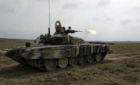 Tankçılarımız döyüş atışları icra etdi - VİDEO