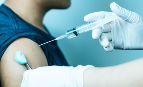 Bir gündə 50 minə yaxın insan vaksinasiya olundu