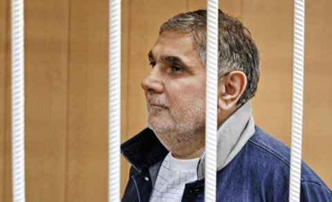 “Qanuni oğru” hakimləri satın alıbmış - Lotu Qulinin rəqibi ilə bağlı yeni məlumat