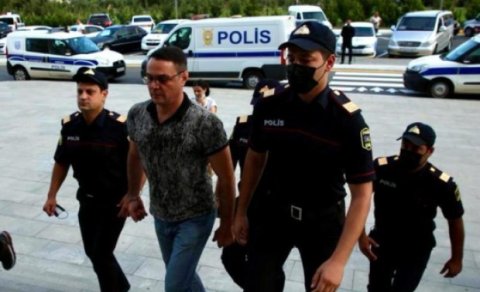 Polisi döyən deputatdan XƏBƏR VAR