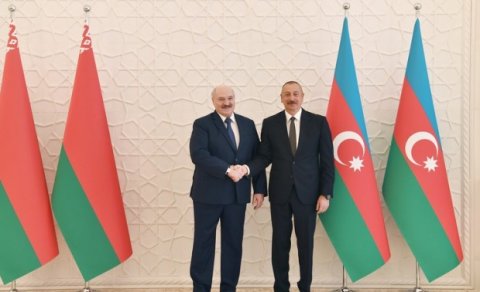 Lukaşenko Prezident İlham Əliyevə zəng etdi