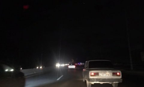 Bakı - Sumqayıt yolu qaranlığa qərq oldu - VİDEO