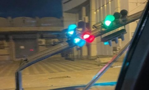 Güclü külək işıqforu yararsız hala saldı