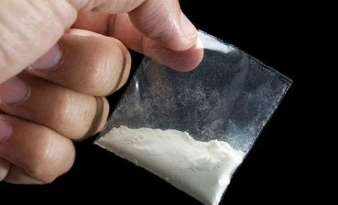 Bakıda məktəbdə uşaqları narkotikə qurşadan şəxs aşkarlandı?
