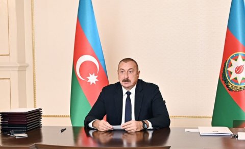 İlham Əliyev nazirə ali xüsusi rütbə verdi