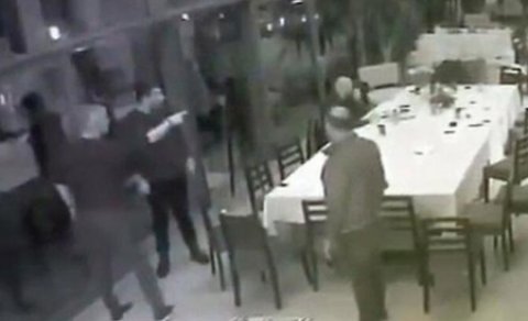 Məşhur müğənni iş adamını üç yerdən bıçaqladı - ANBAAN VİDEO