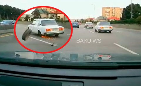 Bakı-Sumqayıt yolunda təhlükə - Maşının təkəri qopdu (VİDEO)