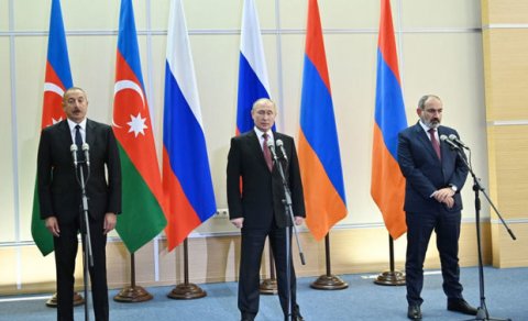 Putin İlham Əliyev və Nikol Paşinyana zeytun budağı hədiyyə etdi - FOTO