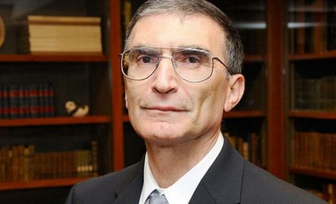 Həyat yoldaşımla tanış olan zaman mənə ilk sualı bu oldu - Əziz Səncərlə müsahibə