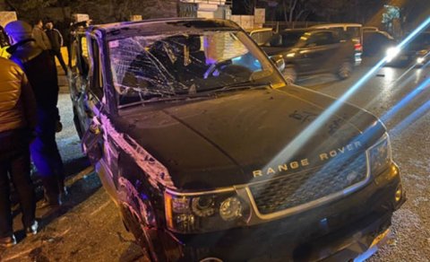 Bakıda “Range Rover” 3 maşına çırpılıb aşdı - FOTOLAR