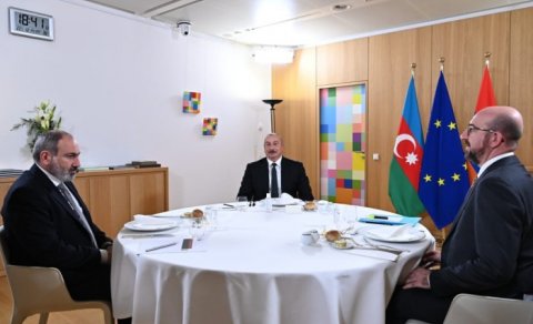 Brüsseldə üçtərəfli görüş başladı - FOTOLAR