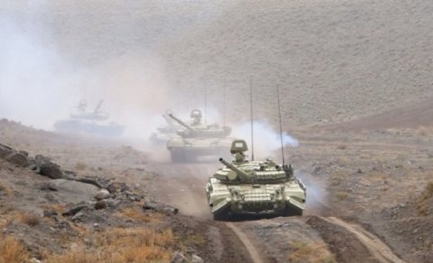 Ordumuz Naxçıvanda döyüş atışları keçirdi (FOTO)