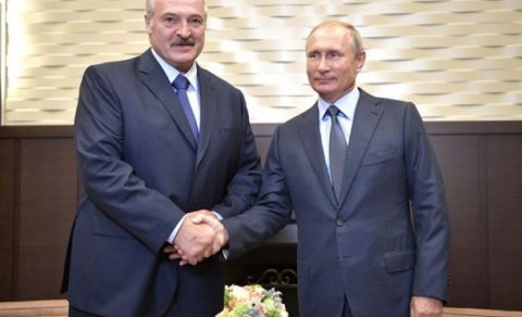 Putin və Lukaşenko müdafiə sahəsində əməkdaşlığı müzakirə ediblər