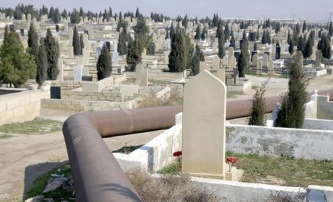 Bakıda kişi qəbiristanlıqda İNTİHAR ETDİ