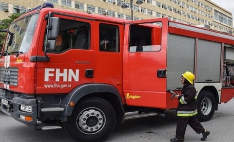 Bakıda ofisdə yanğın - 1 nəfər zəhərləndi, 17 nəfər təxliyə edildi