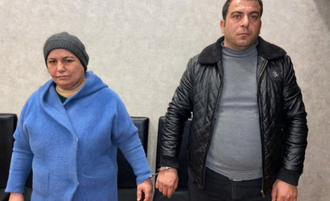 İki yaşlı körpəni oğurlamaqda şübhəli bilinən şəxslərin FOTOSU