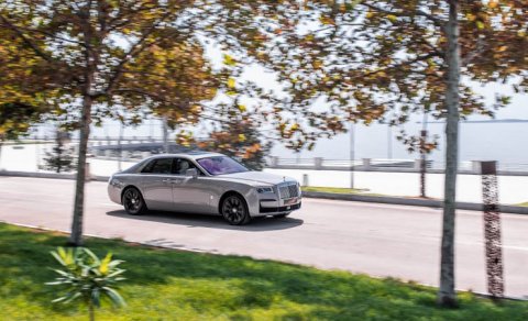 Rolls-Royce Motor Cars установила рекорд продаж в 2021 году