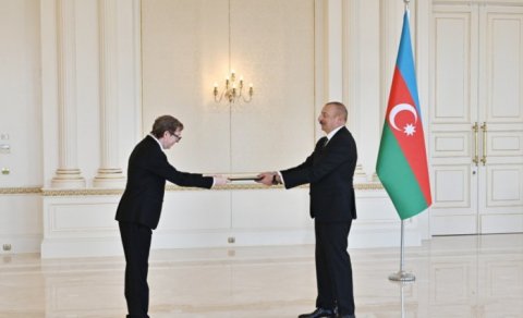 Prezident yeni səfirlərin etimadnaməsini qəbul etdi - FOTO (YENİLƏNİB)