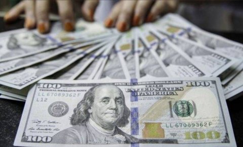 Banklar dolların alış qiymətini qaldırdı, satışı sabit qaldı