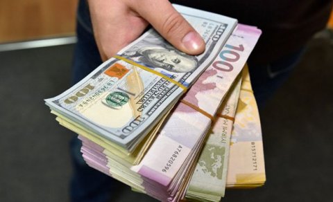Bakıda keçmiş məktəb direktoru dələduzluğa görə axtarışa verildi