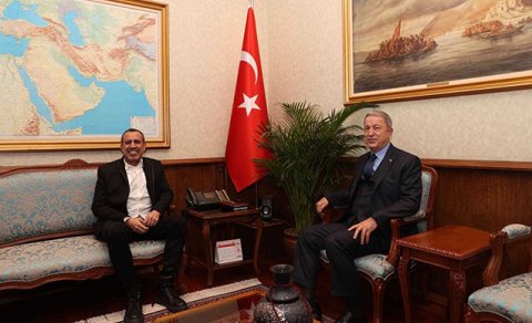 Hulusi Akar konsert gəlirlərini orduya bağışlayan Haluk Leventlə görüşdü - FOTO