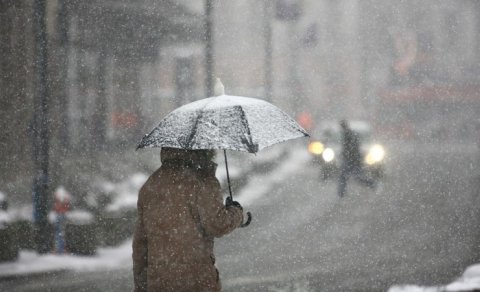 Sumqayıt və Bakıda sulu qar yağdı - FAKTİKİ HAVA