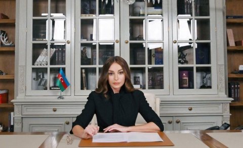 Mehriban Əliyeva Fatma Səttarovanı 100 illik yubileyi münasibətilə təbrik etdi - FOTO