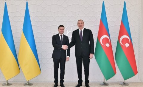 İlham Əliyev Zelenskiyə zəng etdi