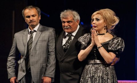 “AzDrama”da COVID-19-a yoluxma artdı, teatr bağlandı