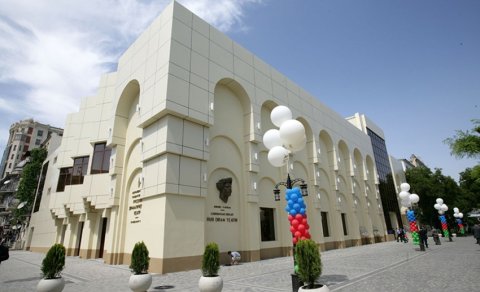 Rus Dram Teatrının aktyorları koronavirusa yoluxdu