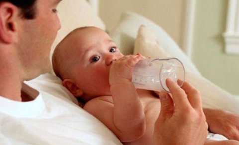 Azərbaycanda atalara tam ödənişli məzuniyyət veriləcək